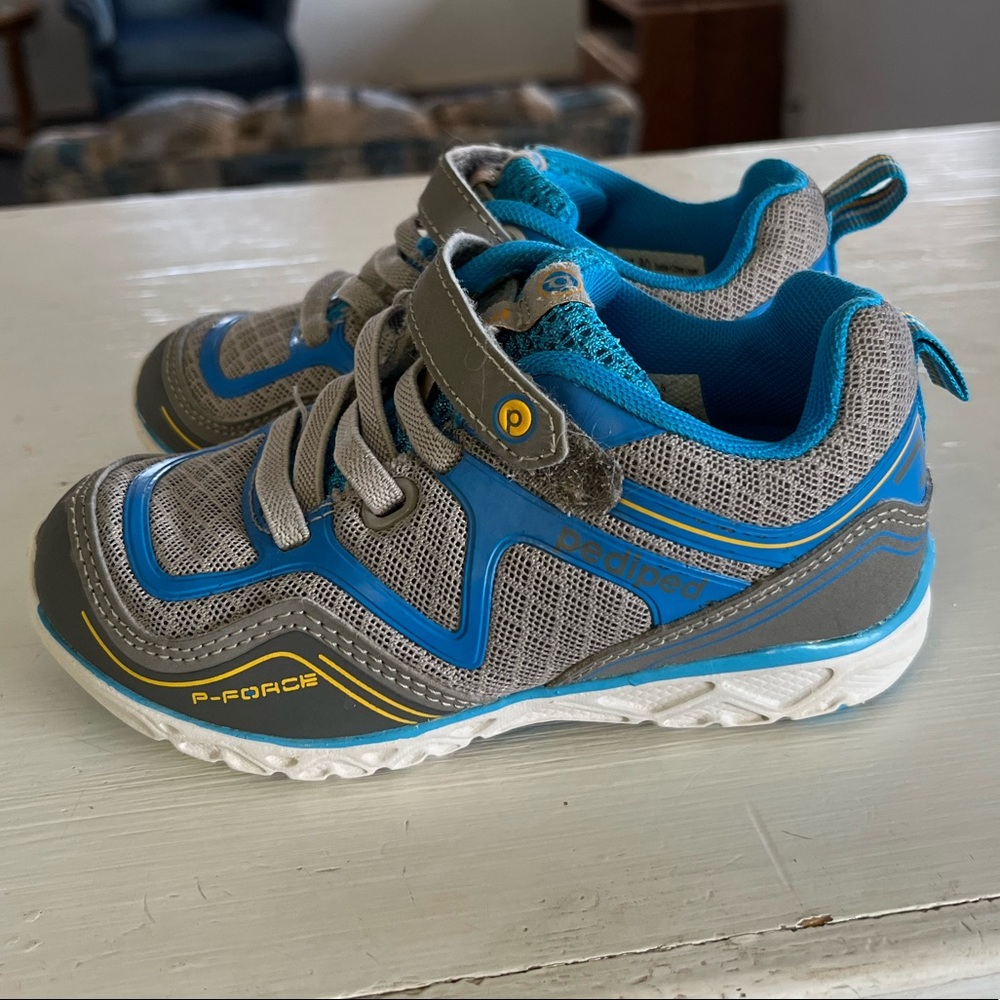 Pediped boys running shoes 8.5 toddler